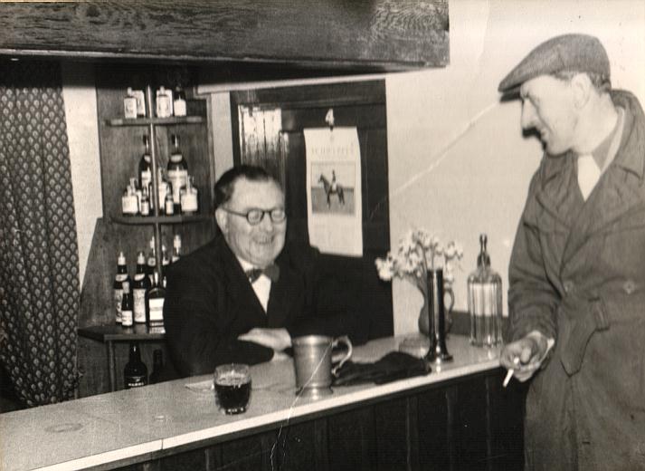 http://www.lgchronicle.net/files/cecil_parkins_bar_lb_1960.jpg